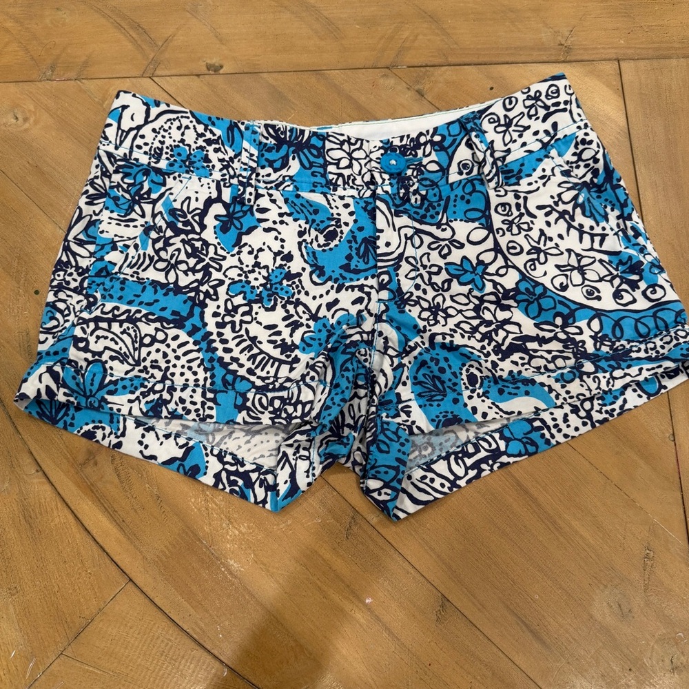 Lilly Pulitzer Blue and White Floral Women's The Walsh Short Size 0
